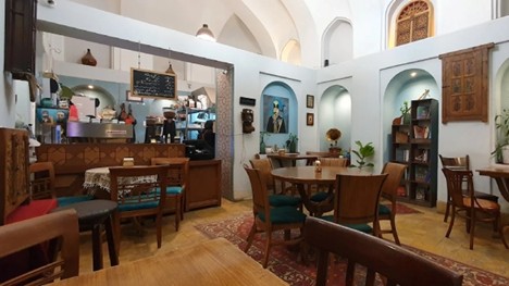 فضای داخلی شربت‌سرای روزگار