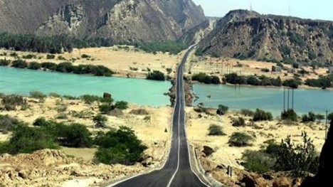 طبیعت جاده ساحلی چابهار بریس