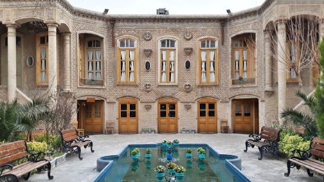 فضای بیرونی خانه تاریخی توکلی