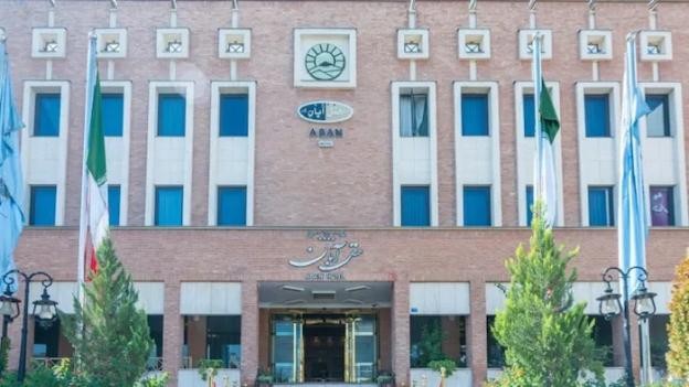 فضای بیرونی هتل آبان