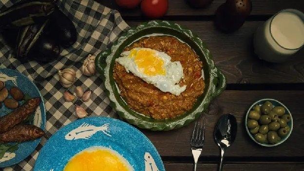 رستوران محلی شور کولی